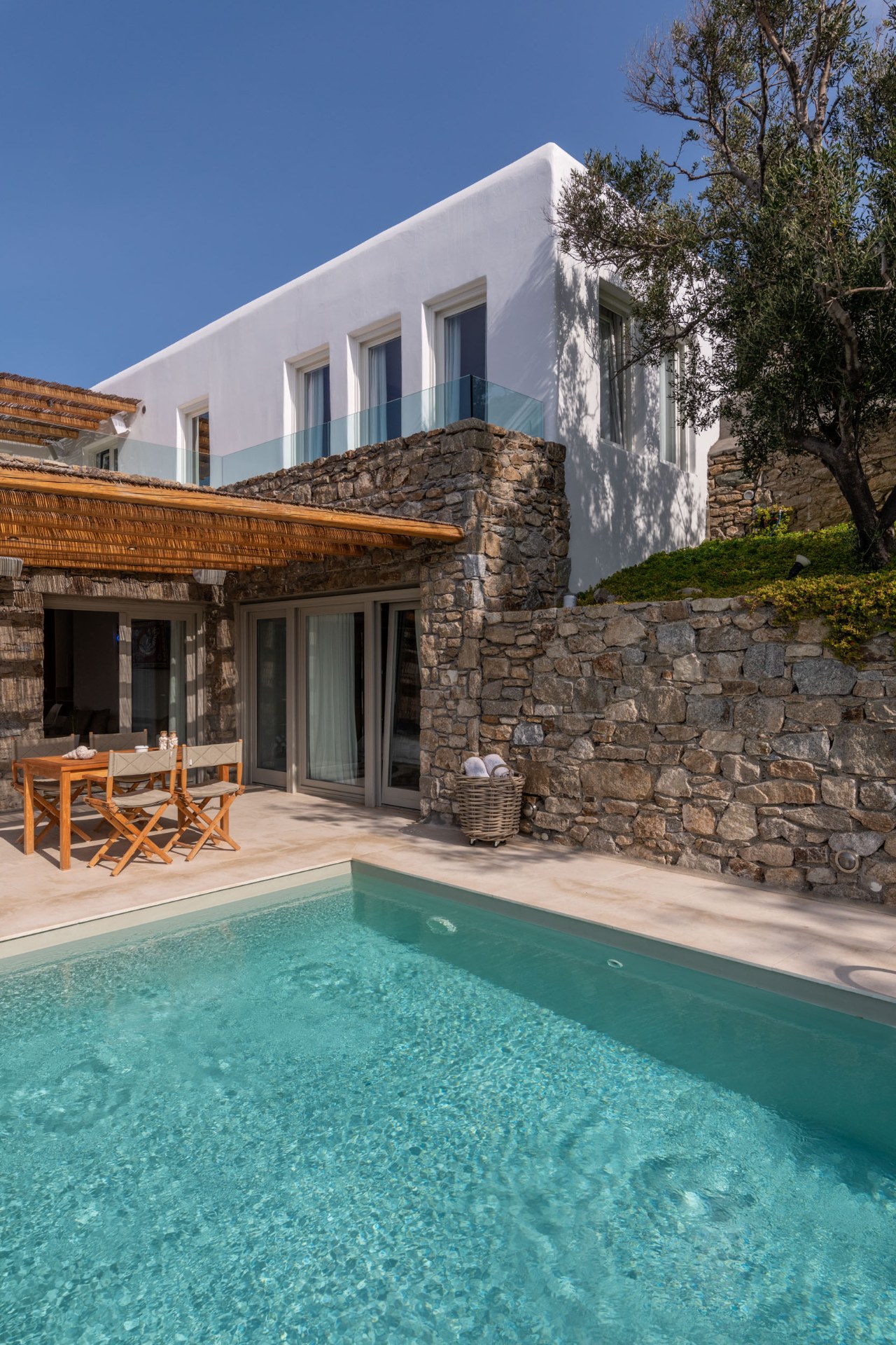 1 Swimming pool