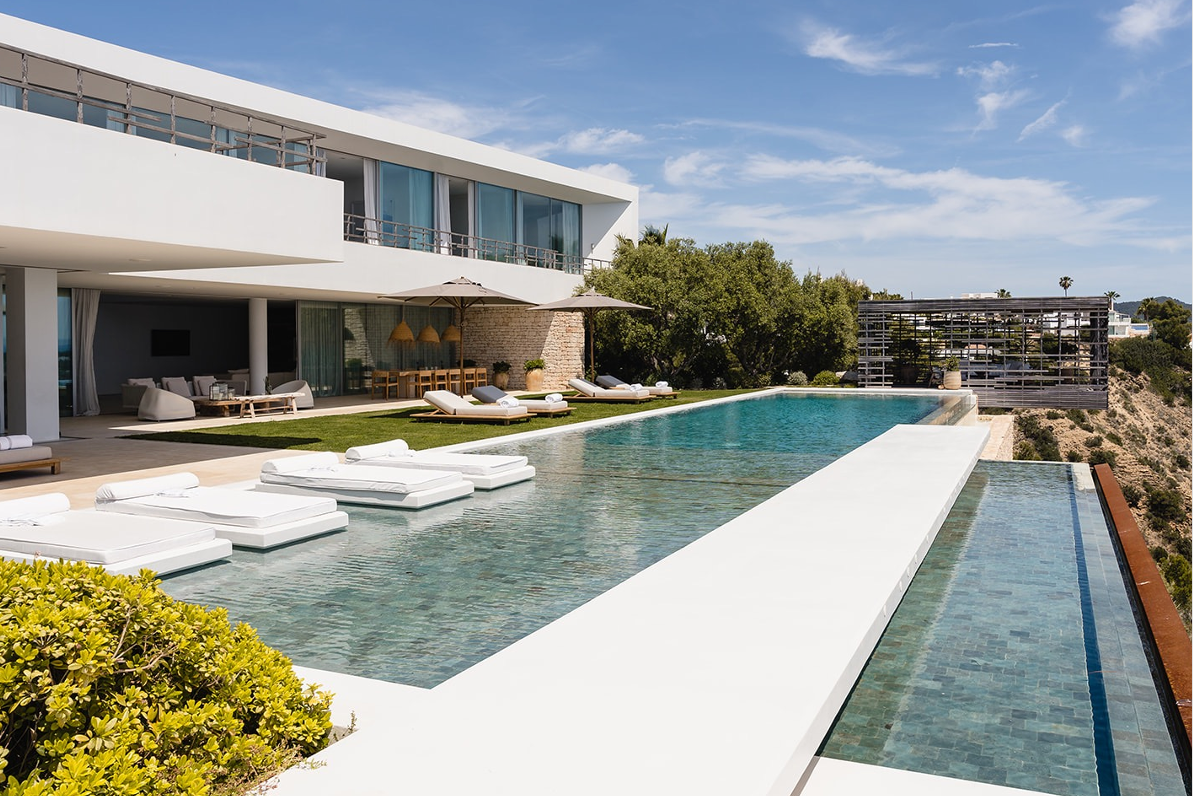 1 Swimming pool