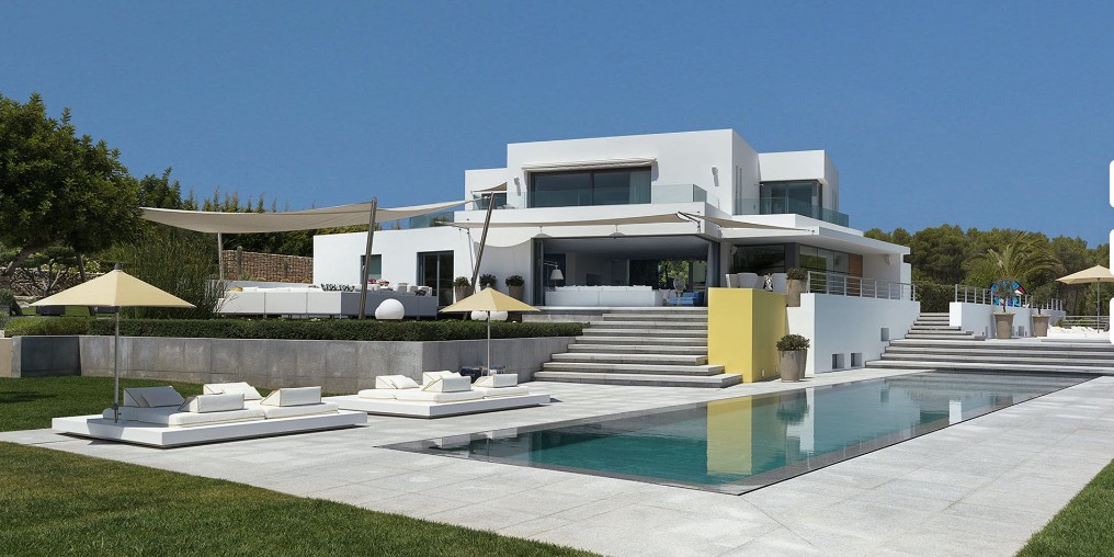 2 Swimming pools