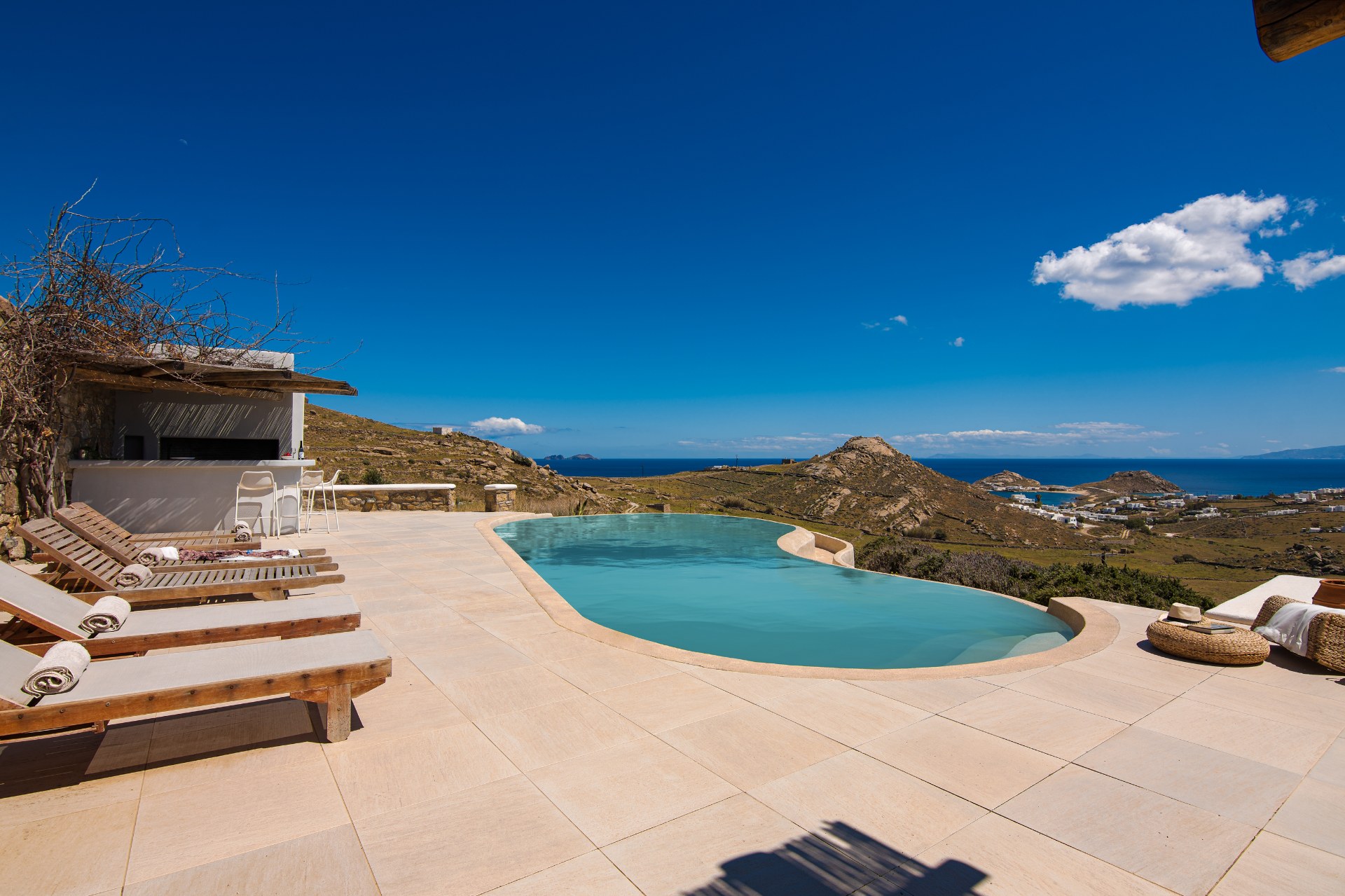 6 Baths