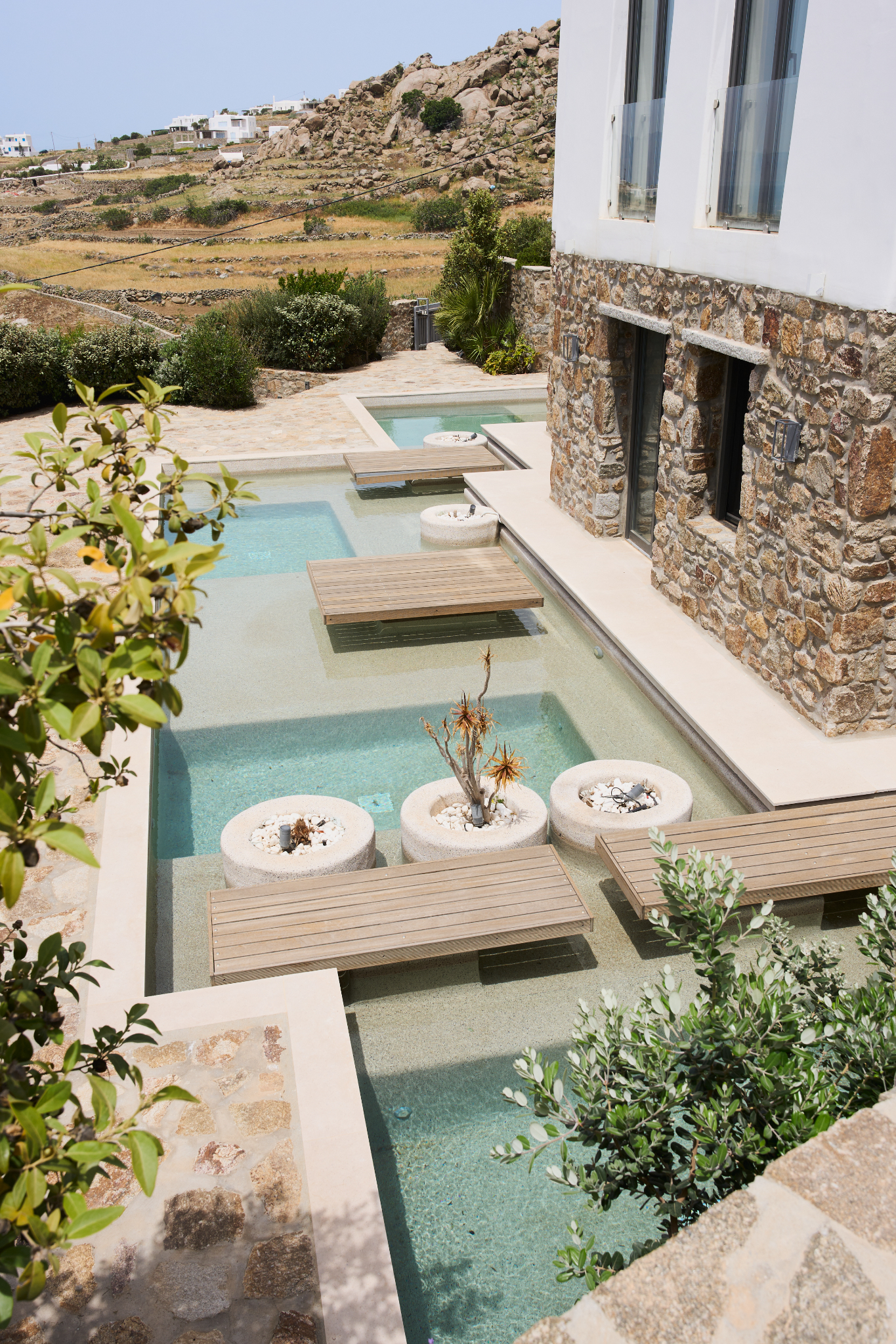 2 Swimming pools