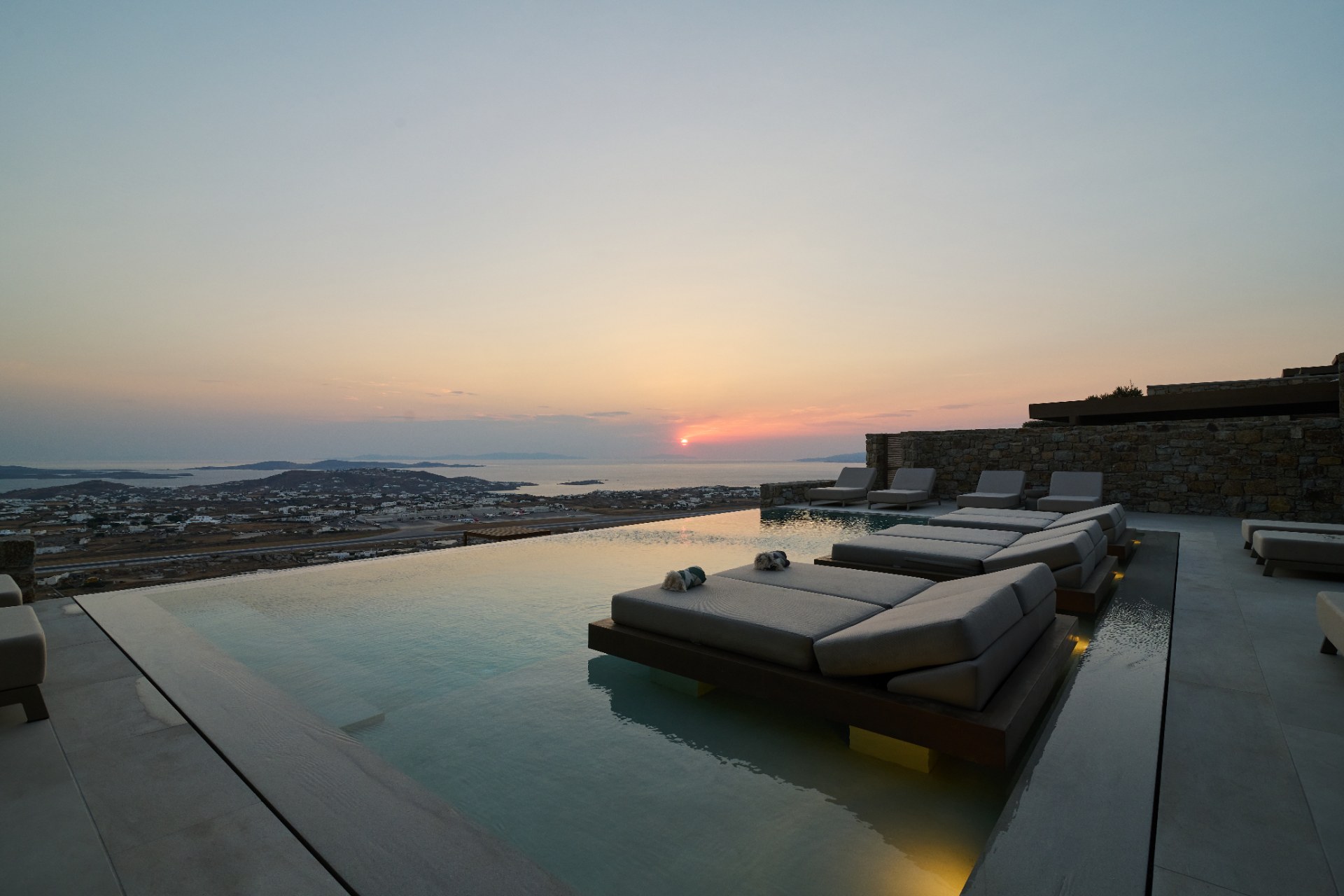Outdoor lounge