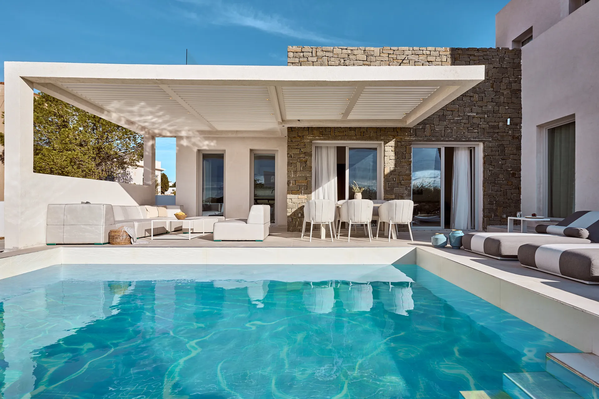 4 Bedrooms