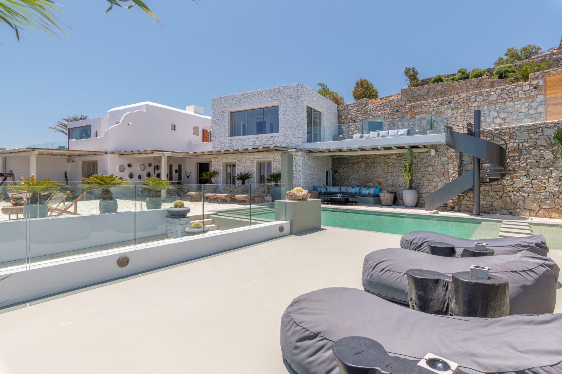 6 Bedrooms