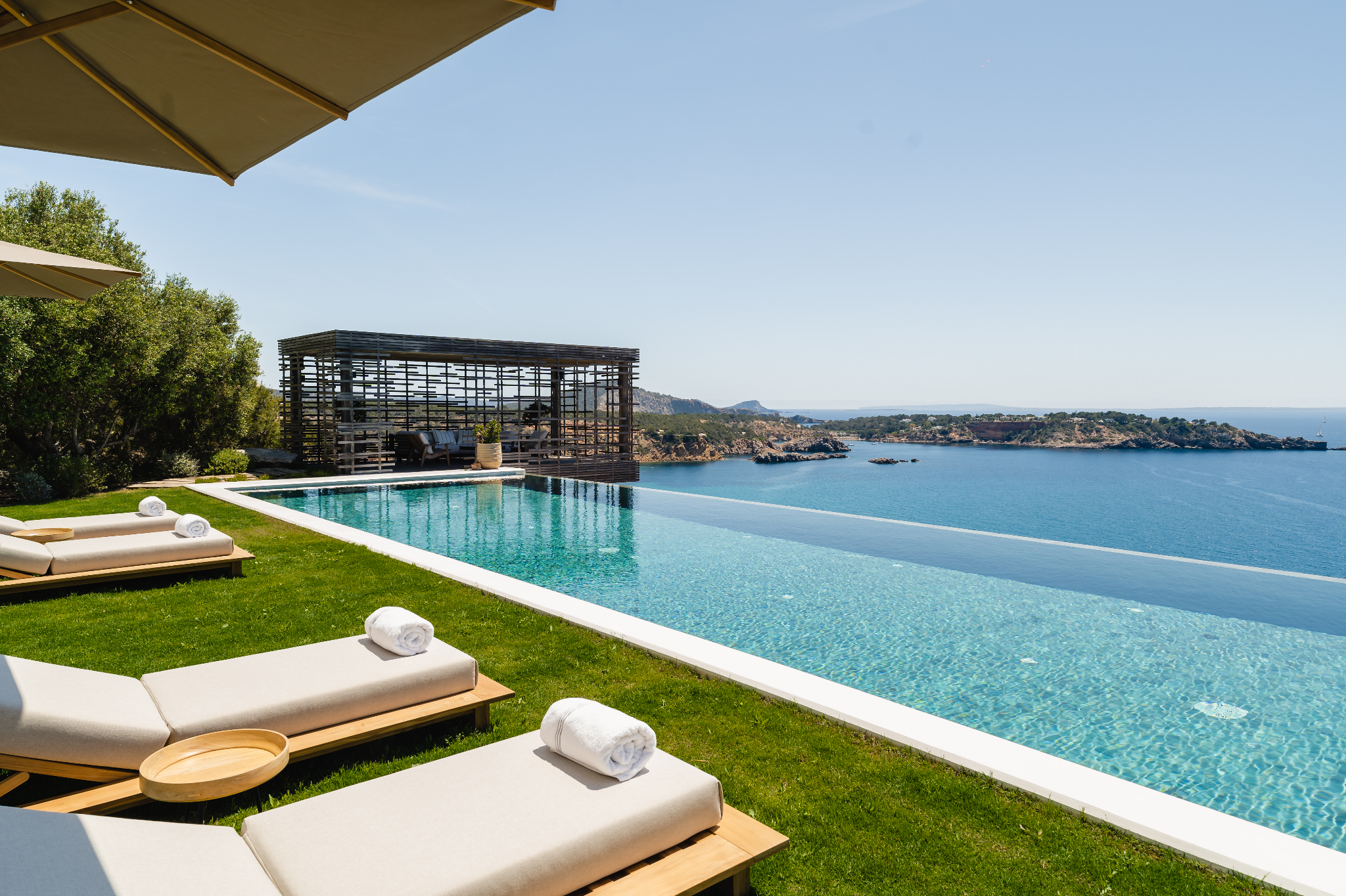 6 Baths