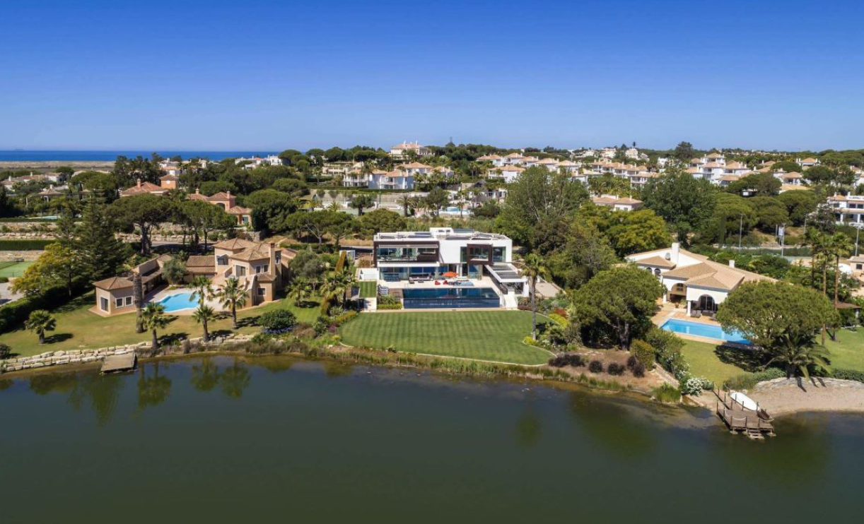 6 Bedrooms