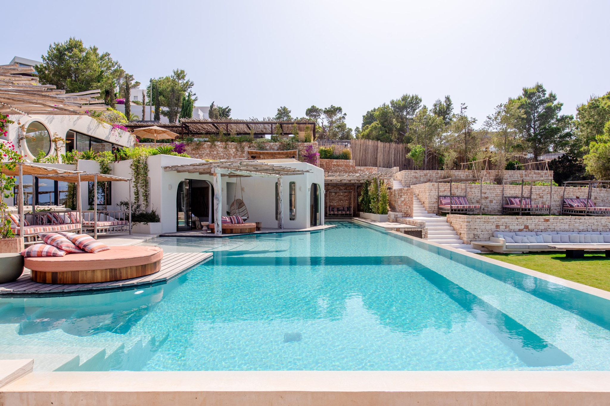 2 Swimming pools