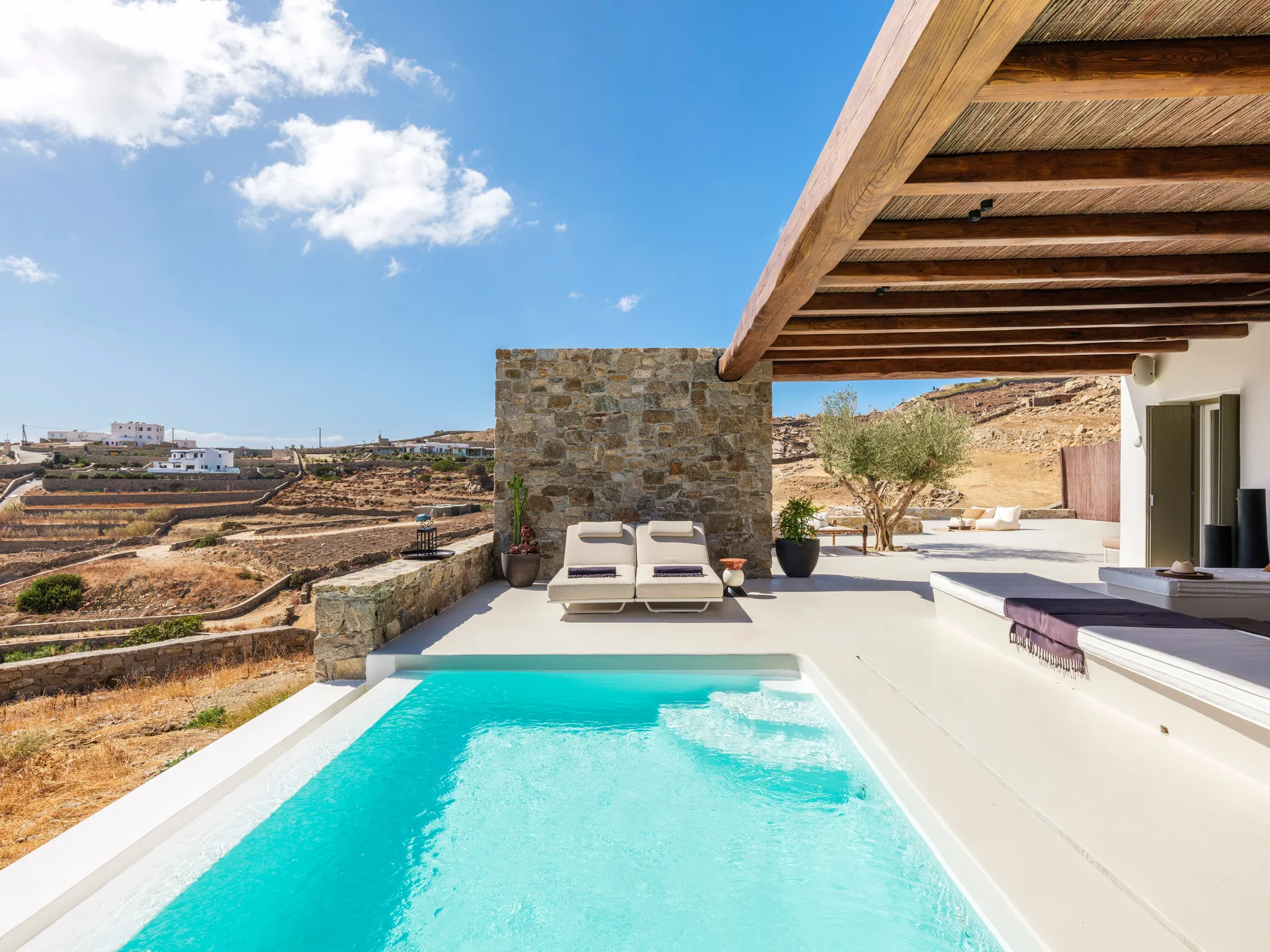 Outdoor lounge