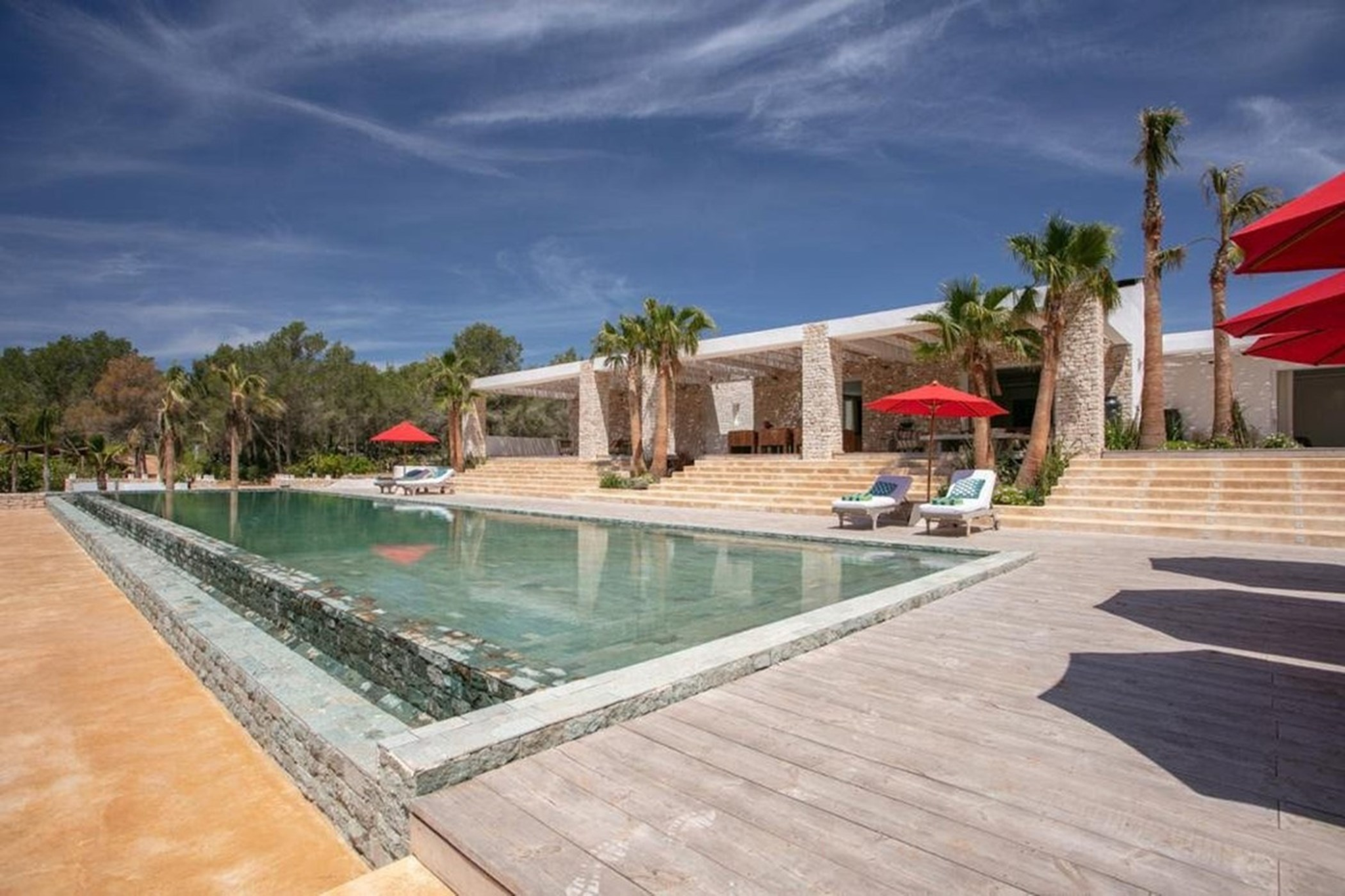 9 Baths