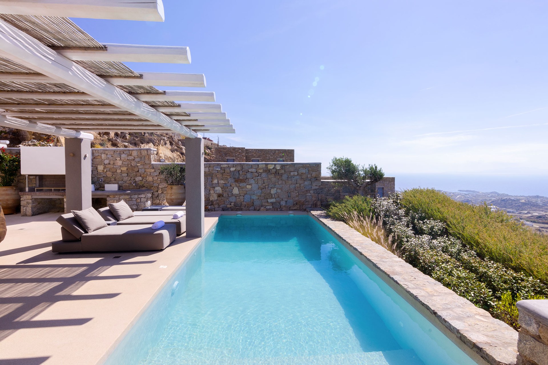Outdoor lounge