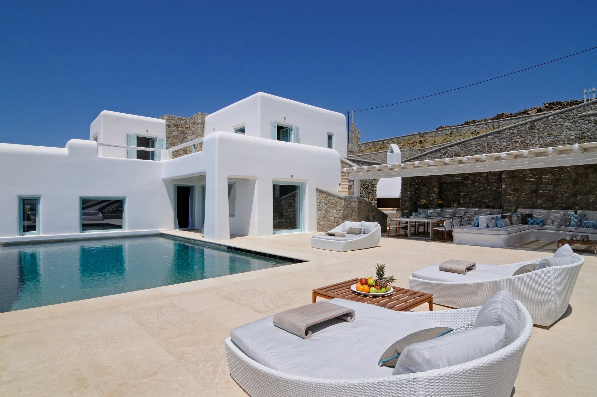 9 Baths