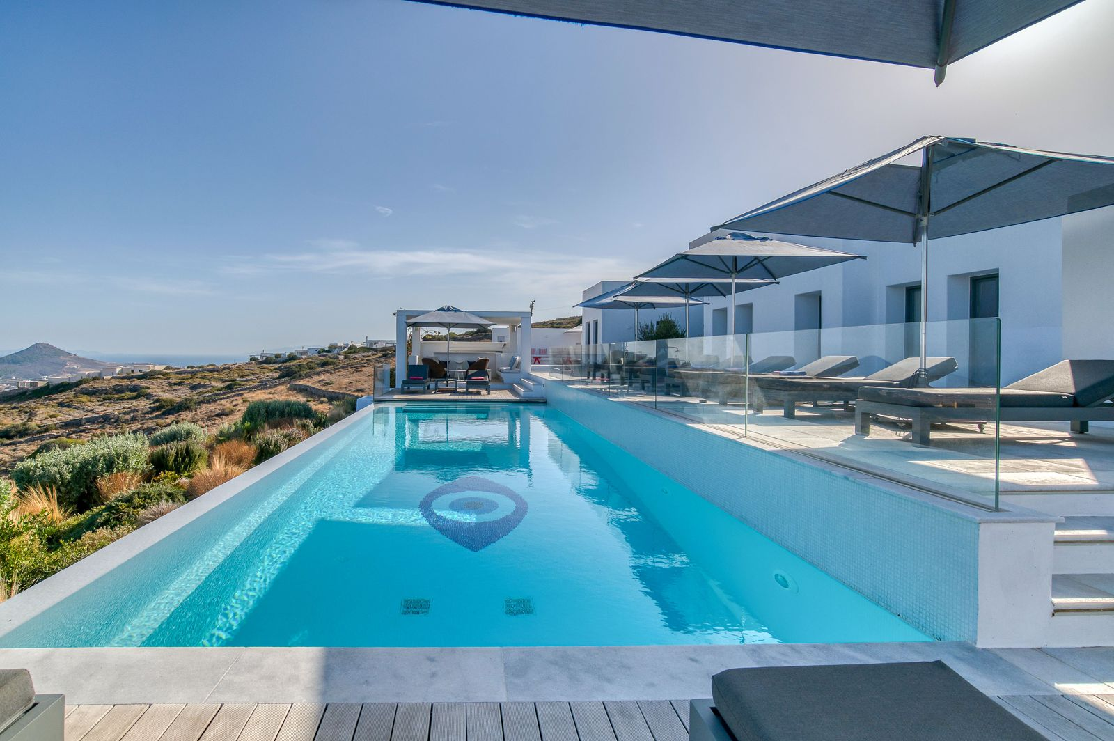 1 Swimming pool