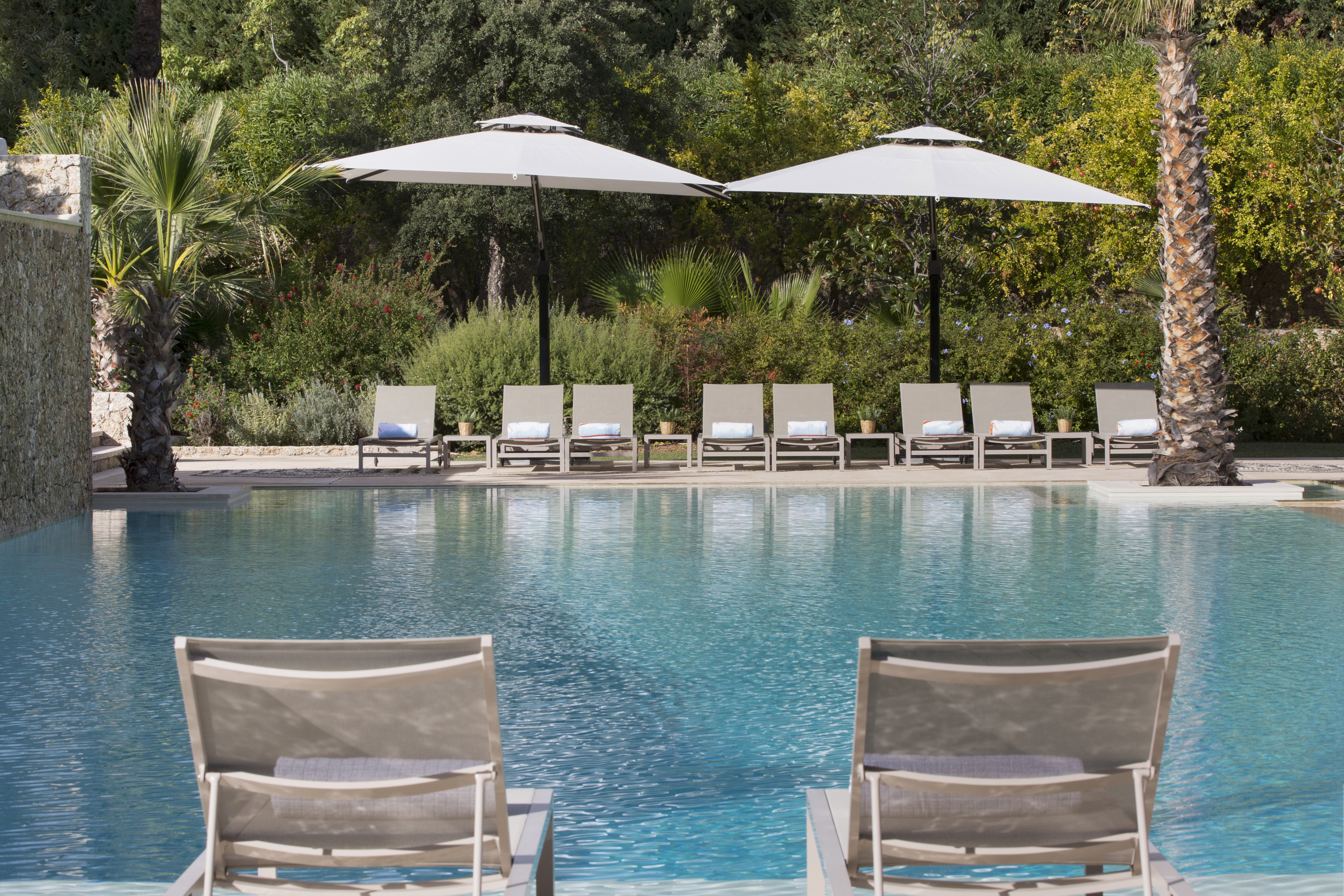 2 Swimming pools