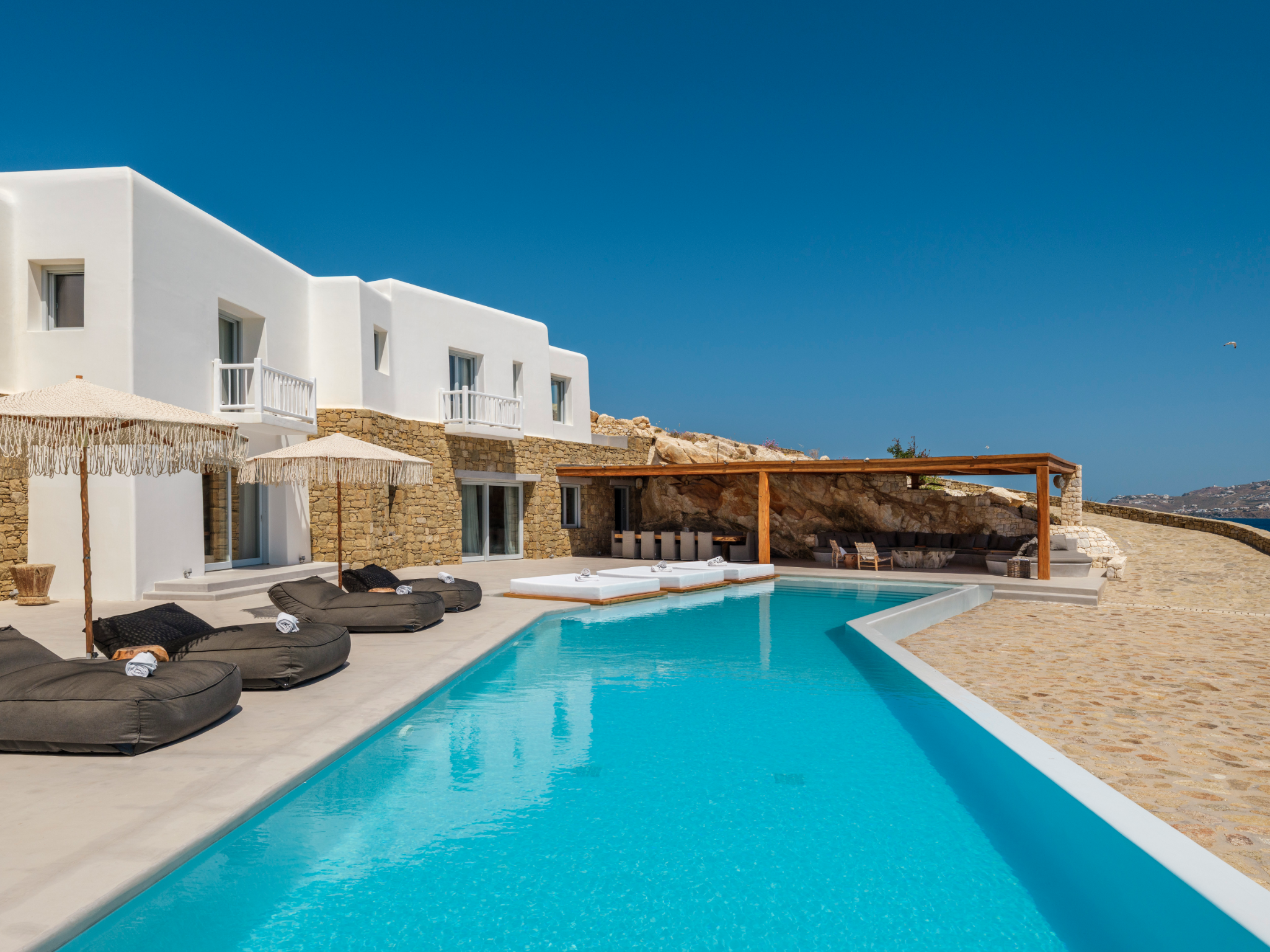 2 Swimming pools