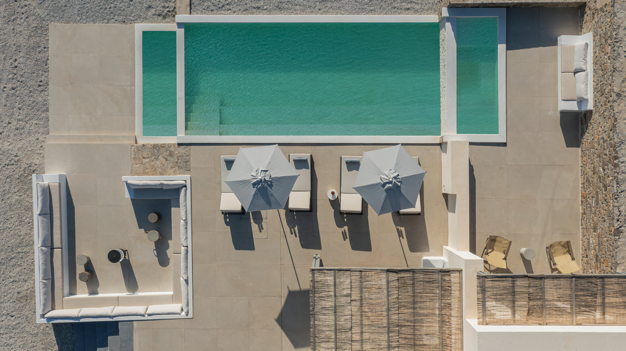 2 Swimming pools