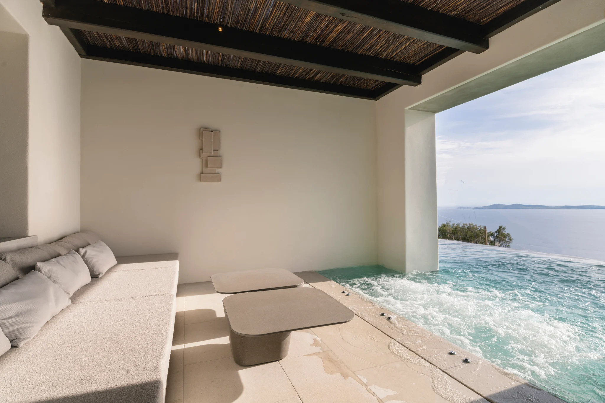 8 Baths