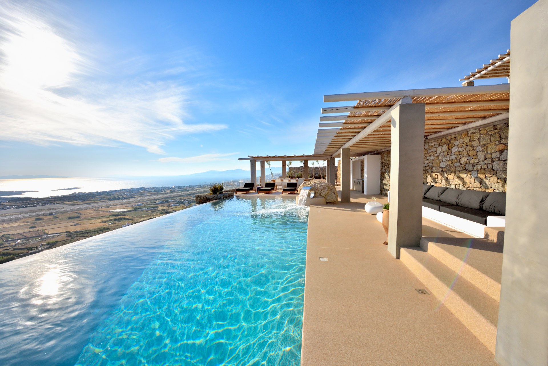 Outdoor lounge