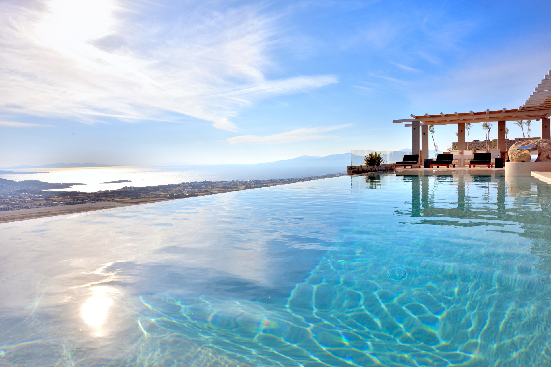 4 Baths