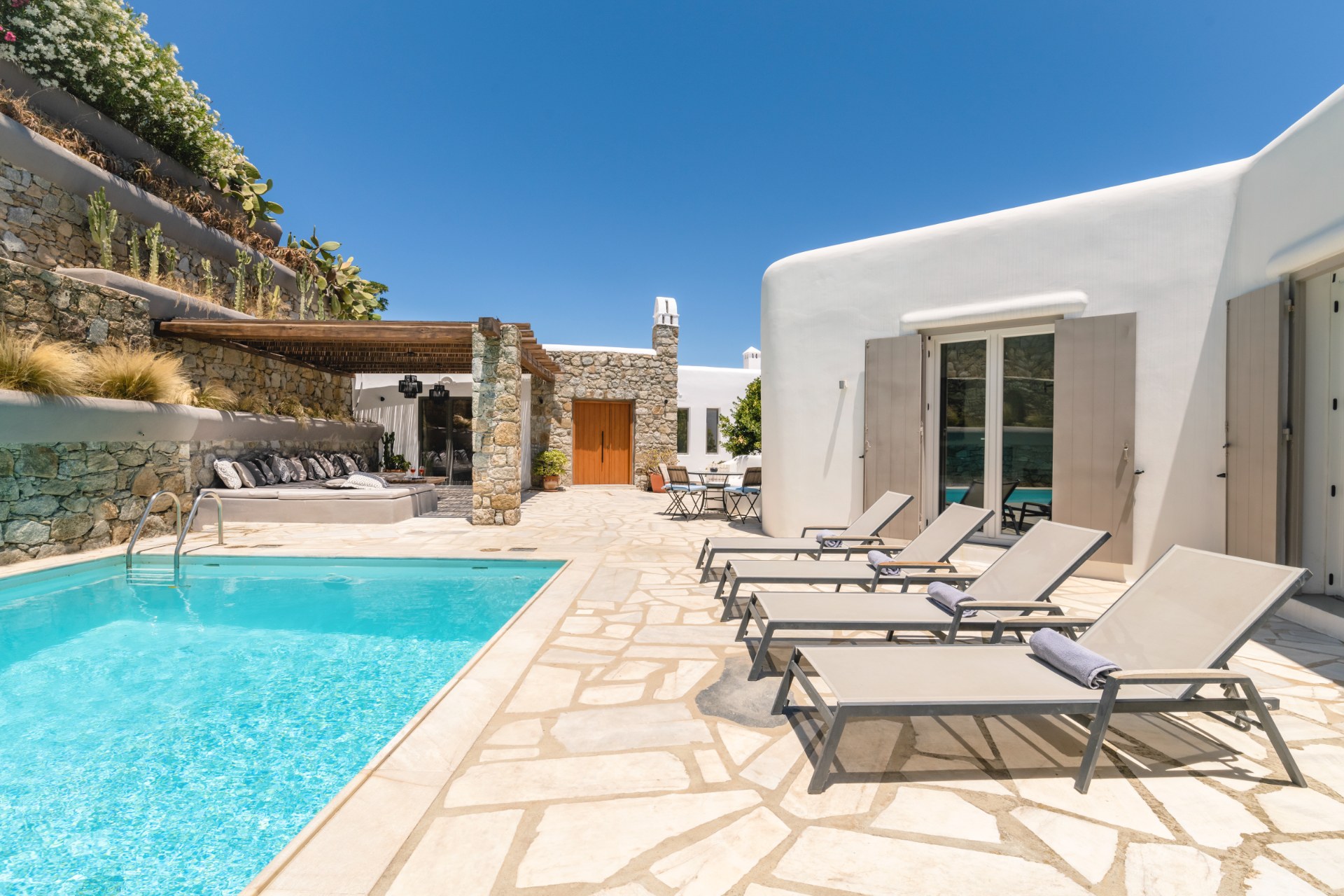 7 Baths