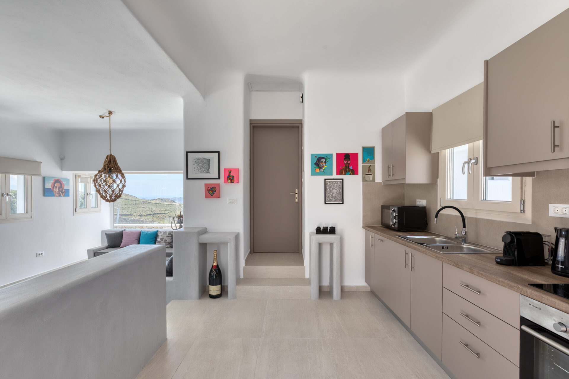 Fully equipped kitchen