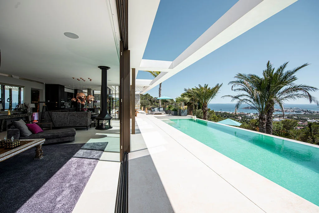 6 Bedrooms