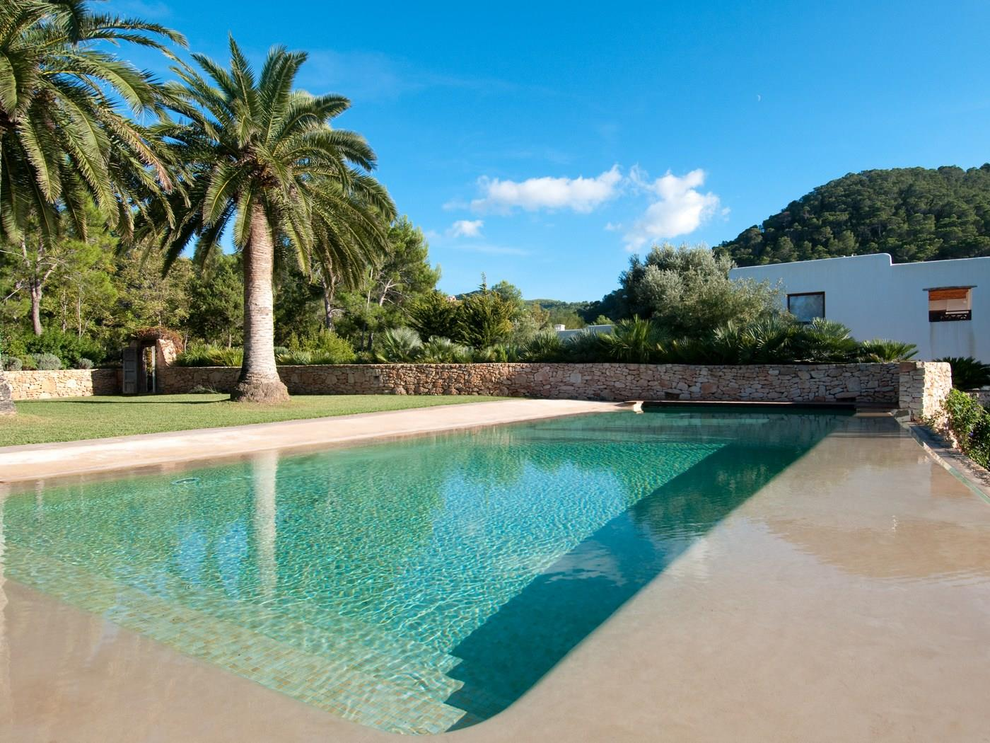 1 Swimming pool