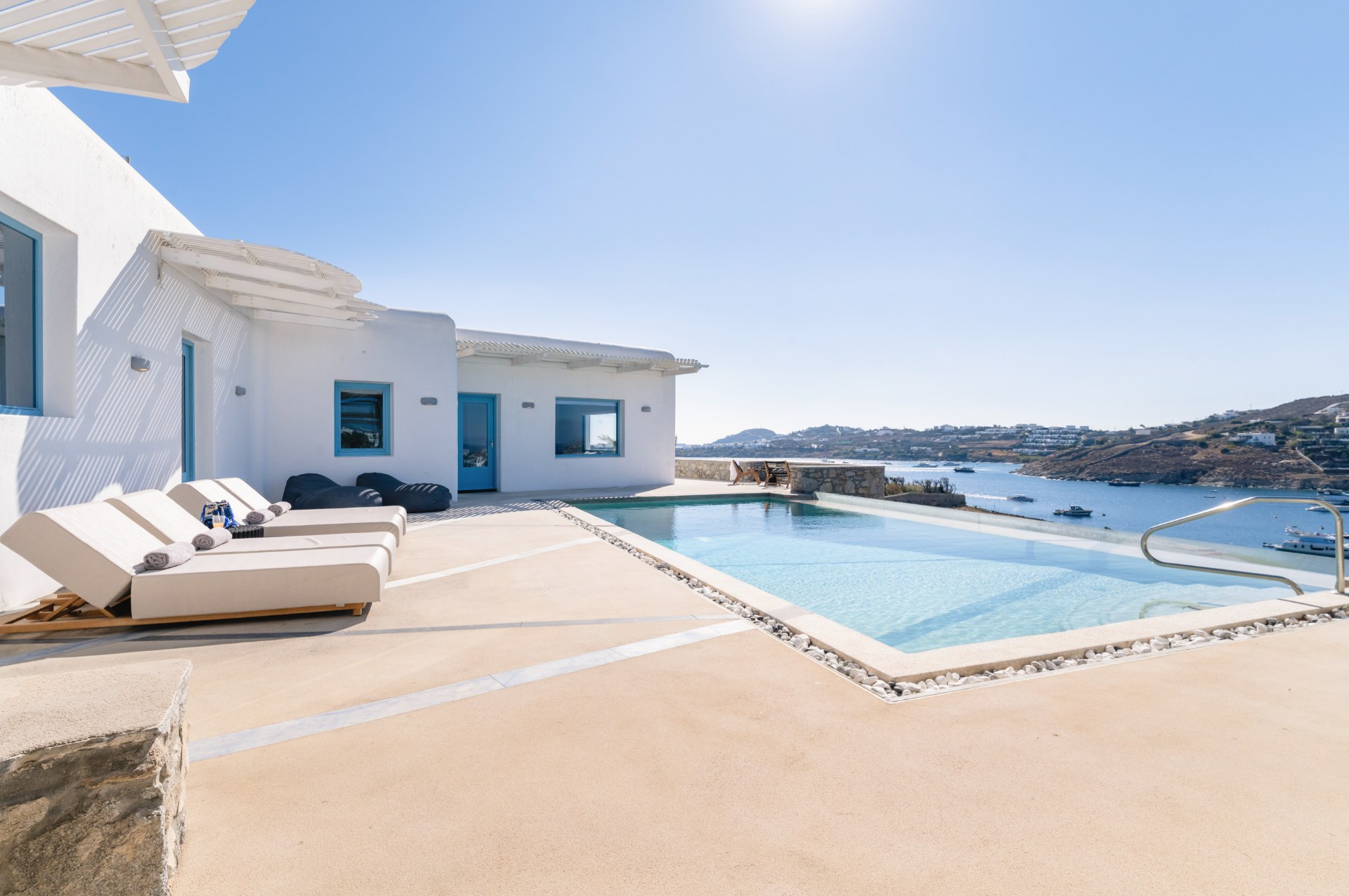 6 Baths