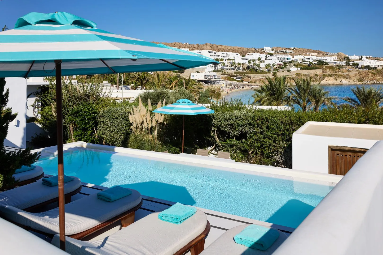 Outdoor lounge