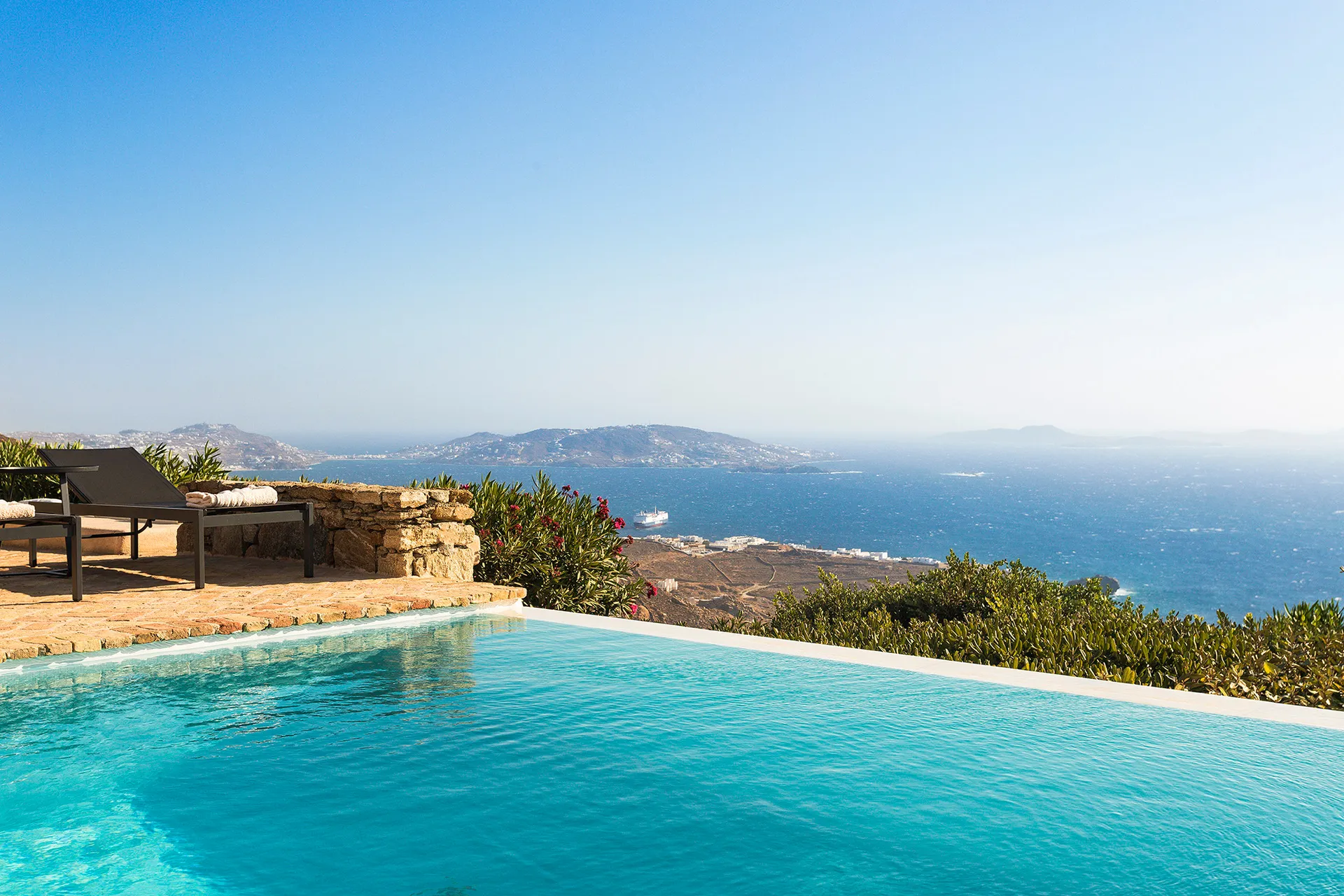 6 Baths